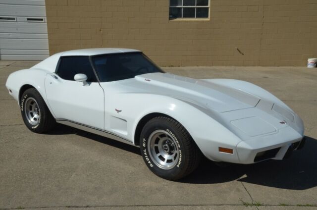 Chevrolet Corvette 1977 image number 0