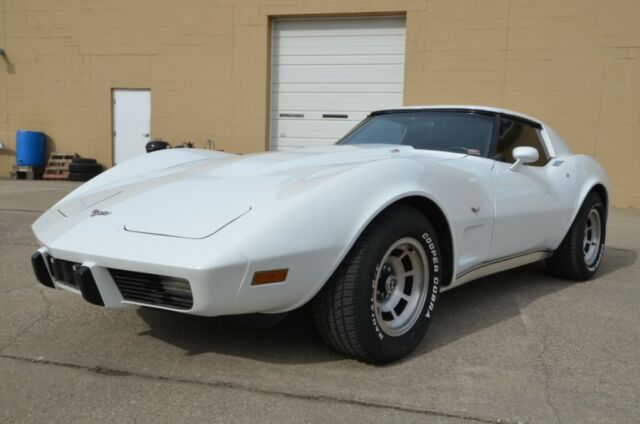 Chevrolet Corvette 1977 image number 11