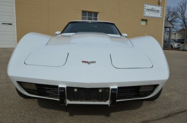 Chevrolet Corvette 1977 image number 18