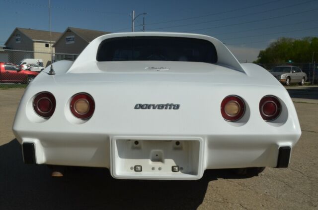 Chevrolet Corvette 1977 image number 19