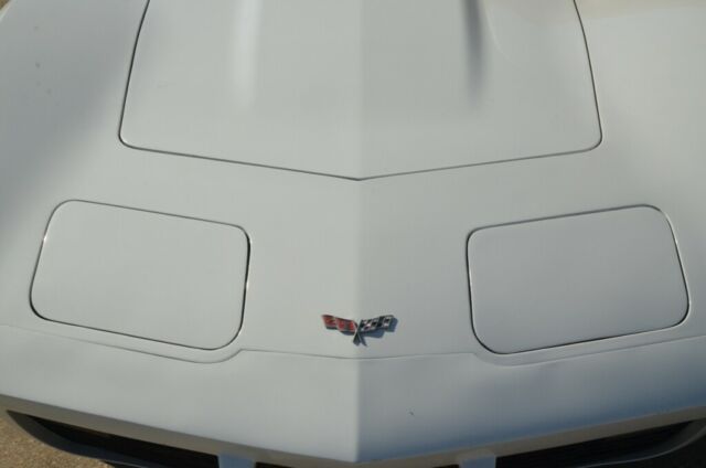 Chevrolet Corvette 1977 image number 20