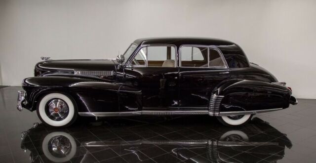 Cadillac Sixty-Special Fleetwood Imperial 1941 image number 28