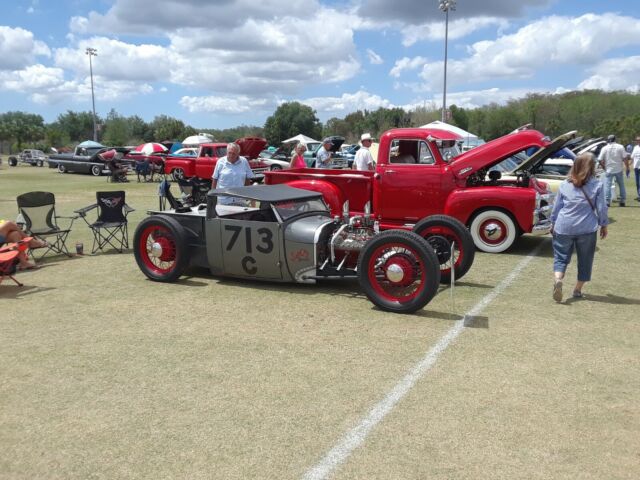 Ford Roadster 1928 image number 0