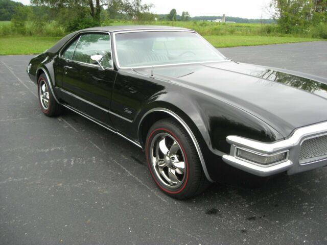 Oldsmobile Toronado 1968 image number 1