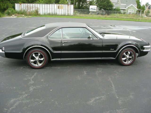 Oldsmobile Toronado 1968 image number 3