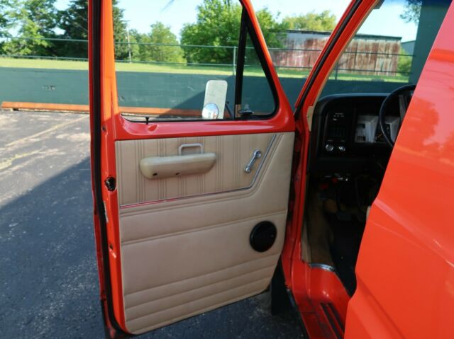 Ford E-Series Van 1979 image number 27