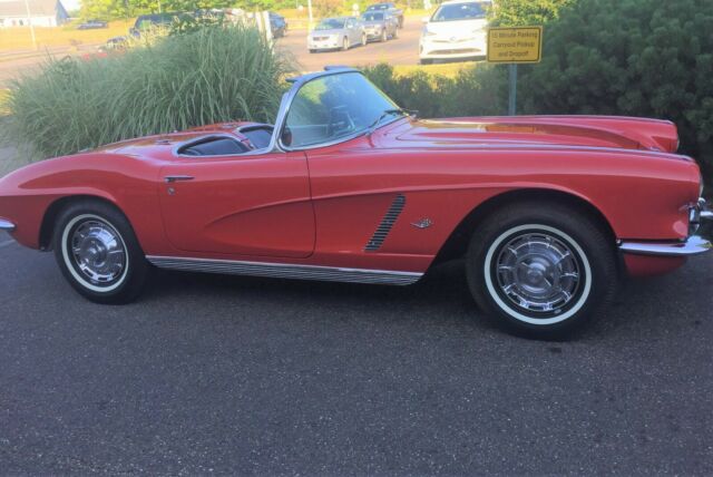 Chevrolet Corvette 1962 image number 0