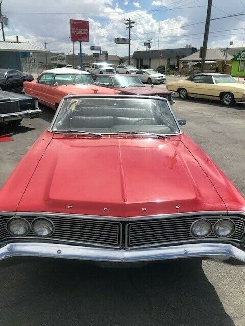 Ford Galaxie 1968 image number 30