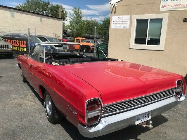 Ford Galaxie 1968 image number 31