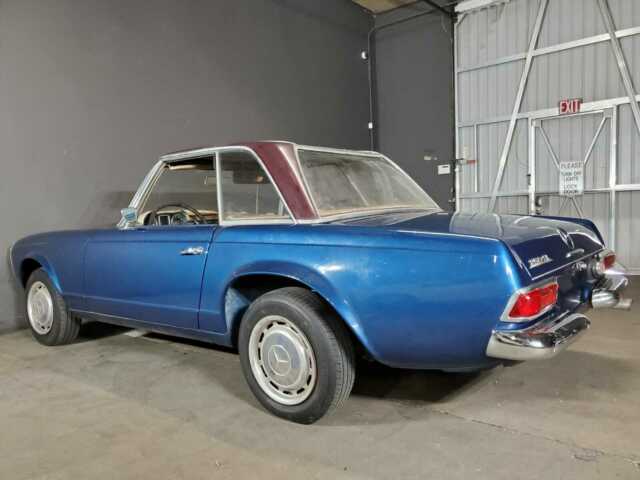 Mercedes-Benz SL-Class 1965 image number 37