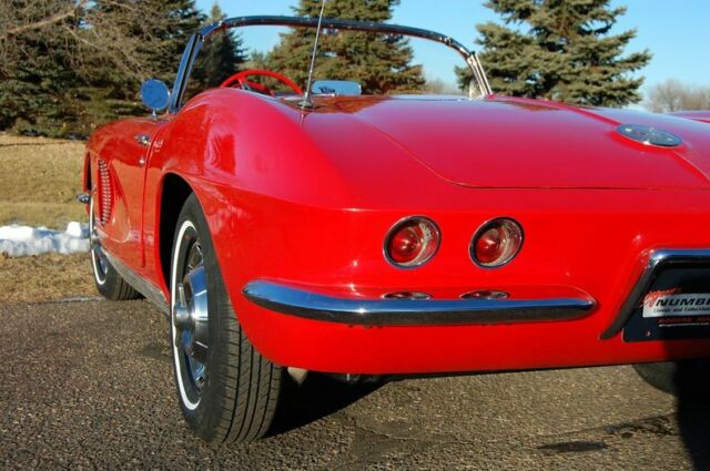 Chevrolet Corvette 1962 image number 11