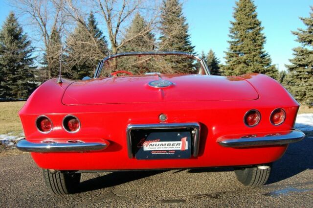 Chevrolet Corvette 1962 image number 9