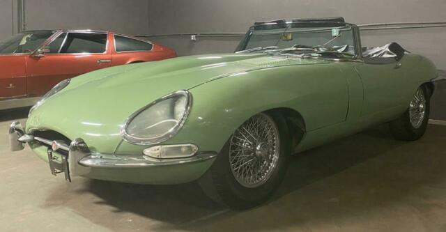 Jaguar E-Type 1967 image number 0