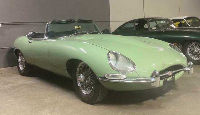 Jaguar E-Type 1967 image number 25