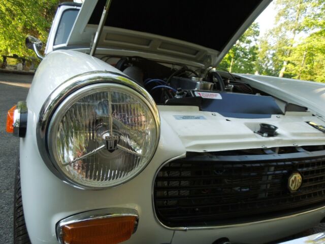 MG Midget 1973 image number 1