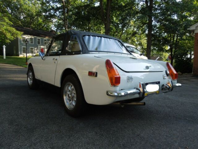 MG Midget 1973 image number 17