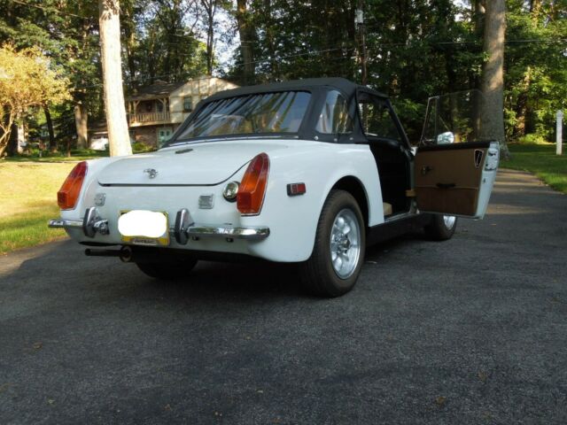 MG Midget 1973 image number 25