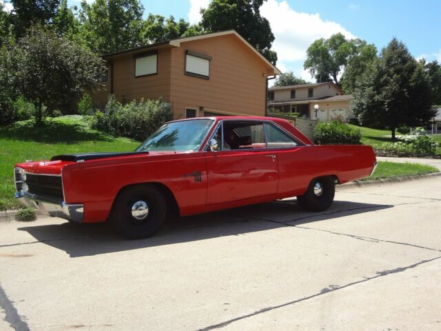 Plymouth Fury 1967 image number 1