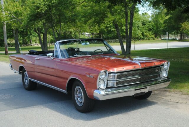 Ford Galaxie 1966 image number 0