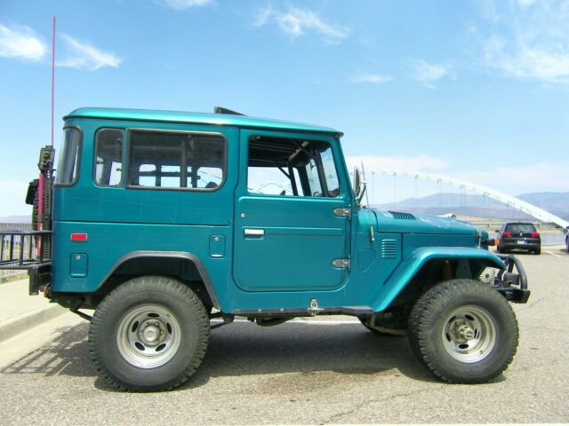 Toyota Land Cruiser 1976 image number 0