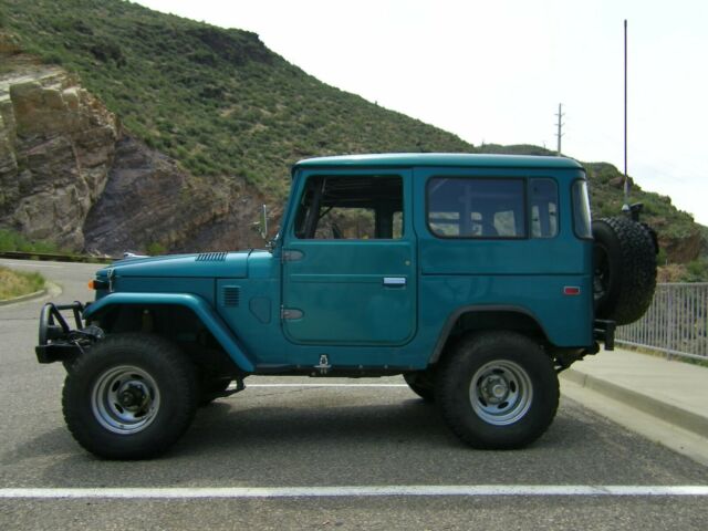 Toyota Land Cruiser 1976 image number 14