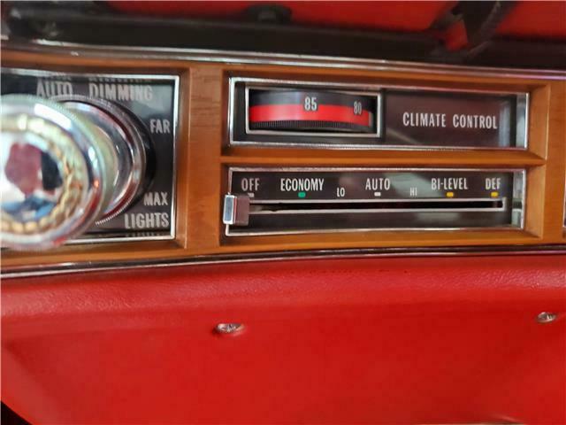 Cadillac DeVille 1975 image number 39