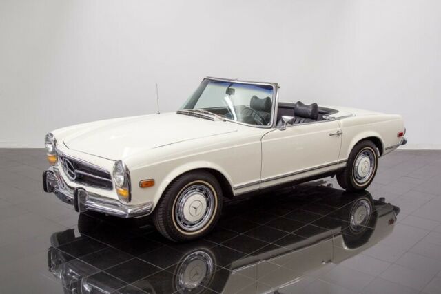 Mercedes-Benz 280SL Convertible 1969 image number 0