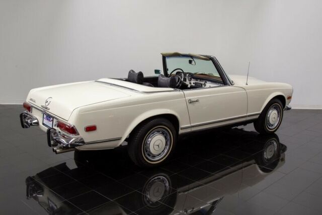 Mercedes-Benz 280SL Convertible 1969 image number 41