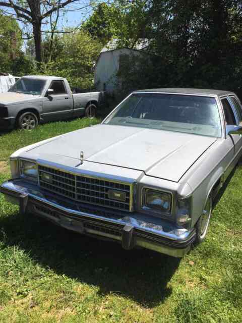 Ford LTD Landau 1979 image number 0