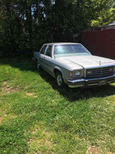 Ford LTD Landau 1979 image number 18