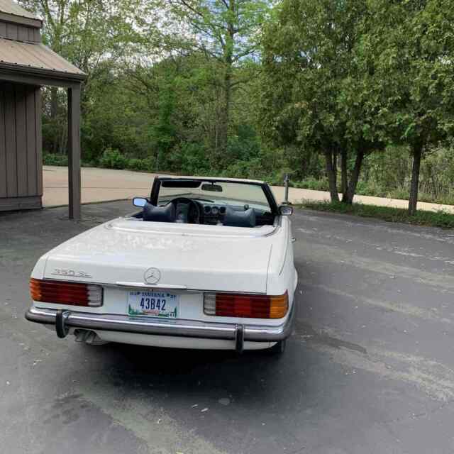 Mercedes-Benz SL 350 1972 image number 2