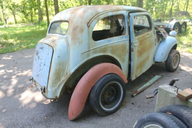 Ford Anglia 1952 image number 6