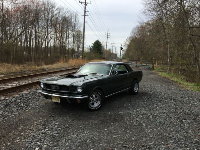 Ford Mustang 1966 image number 0