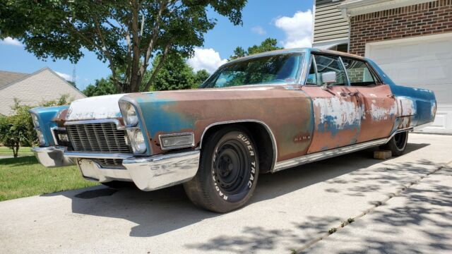 Cadillac DeVille Sedan 1968 image number 9