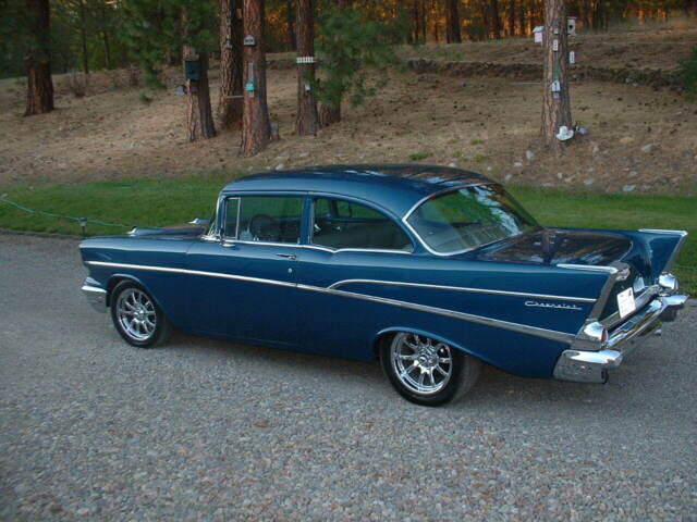 Chevrolet Bel Air/150/210 1957 image number 2