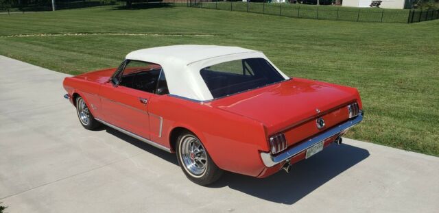 Ford Mustang 1965 image number 34