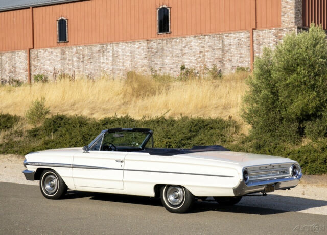 Ford Galaxie 1964 image number 2