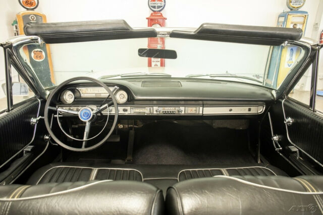 Ford Galaxie 1964 image number 32