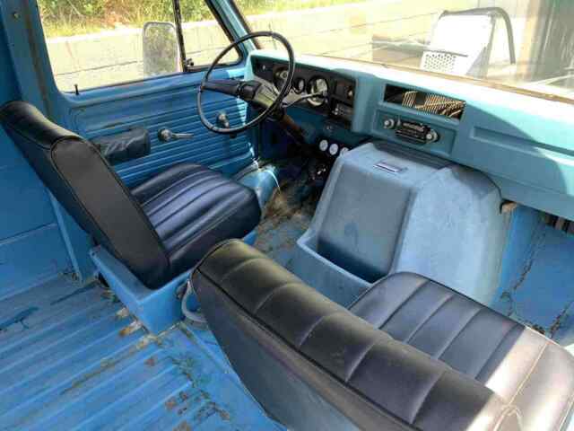 GMC Vandura Short Wheel Base 1975 image number 30