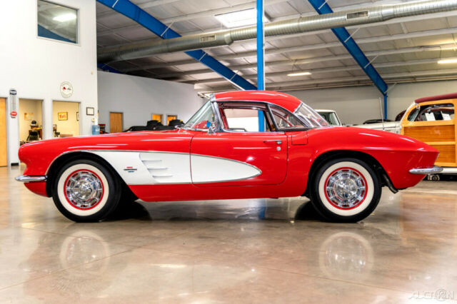 Chevrolet Corvette 1961 image number 25