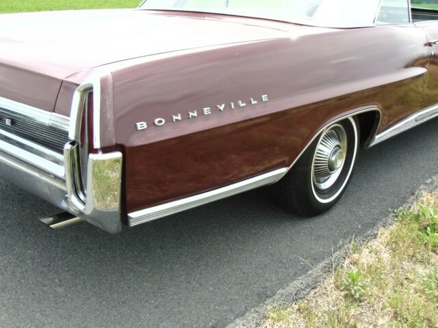 Pontiac Bonneville 1964 image number 26