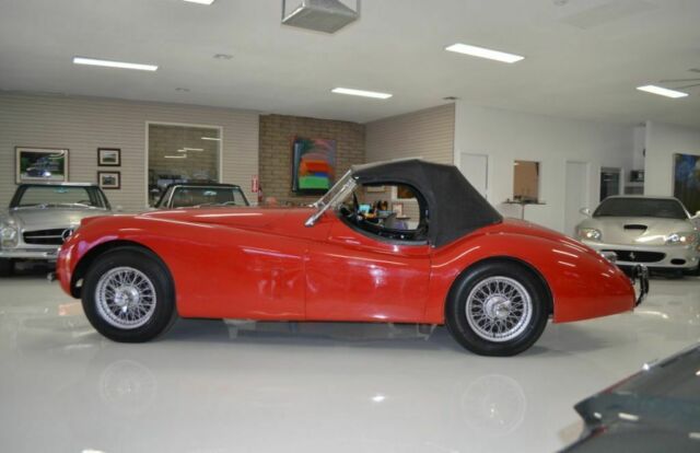 Jaguar XK120 OTS 1952 image number 32