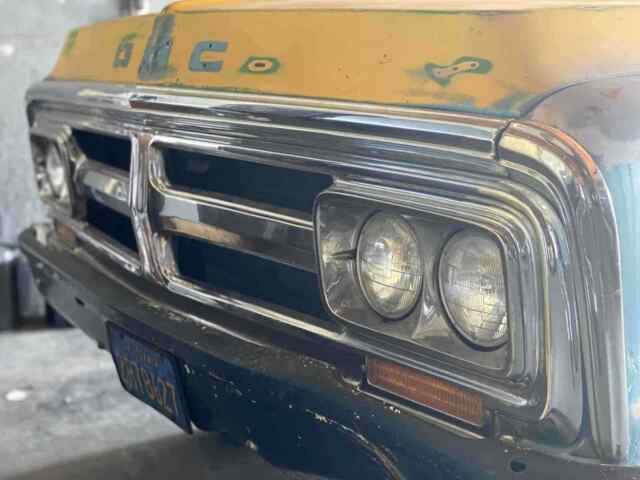 GMC Jimmy 1971 image number 1