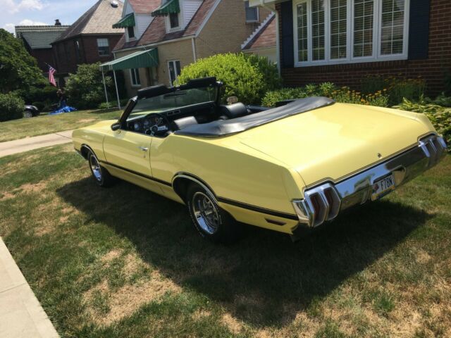 Oldsmobile Cutlass 1970 image number 17