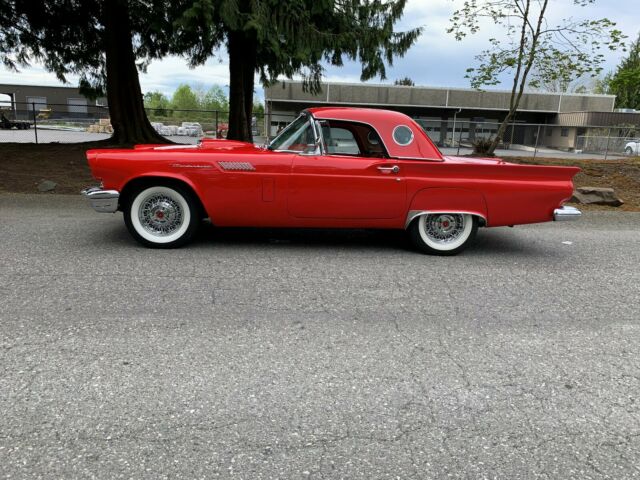 Ford Thunderbird 1957 image number 1