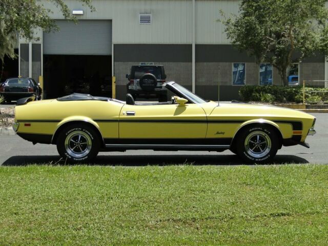 Ford Mustang 1972 image number 11