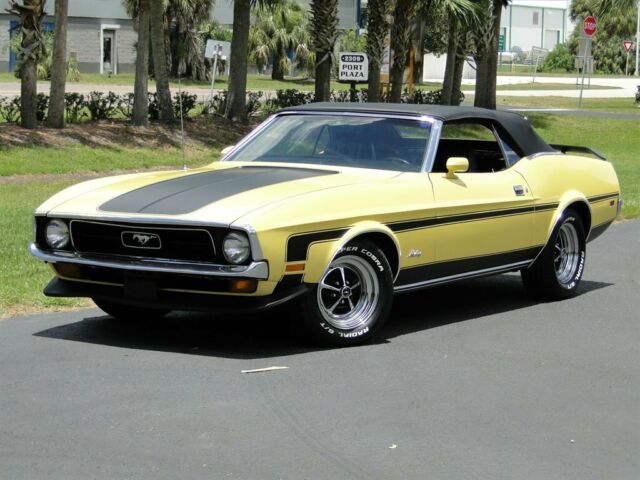 Ford Mustang 1972 image number 2