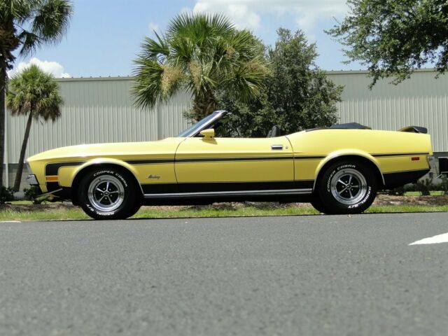 Ford Mustang 1972 image number 29