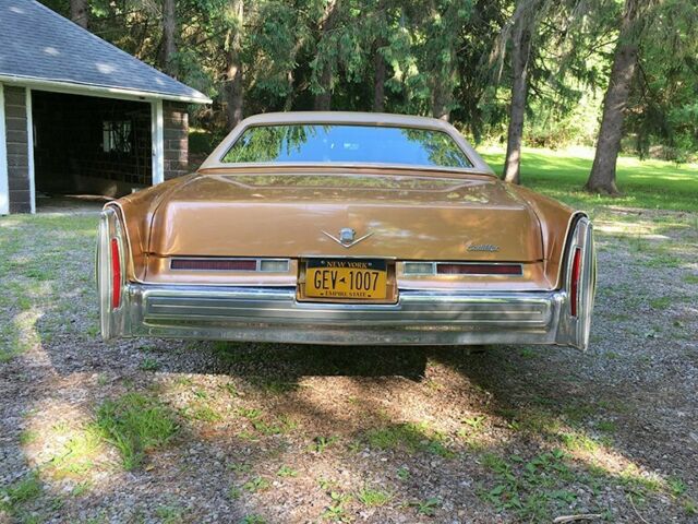 Cadillac DeVille 1976 image number 16