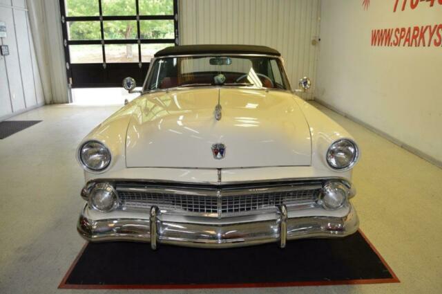 Ford Crestline 1954 image number 1